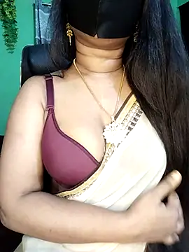 Snapshot of Idhika_Paul chatting on 10/10/25, 05:25 Idhika Paul online show from 10/10/25, 05:25