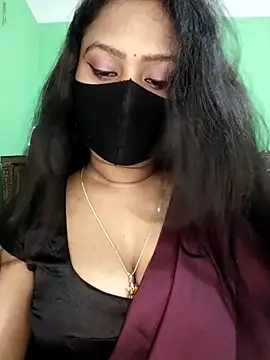 Idhika Paul online show from 03/17/26, 11:41