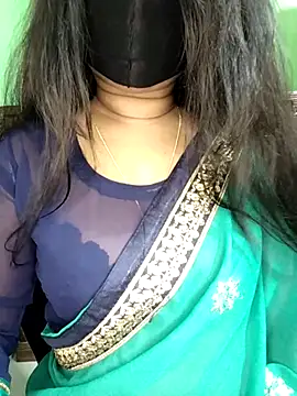 Idhika Paul online show from 03/08/26, 02:04