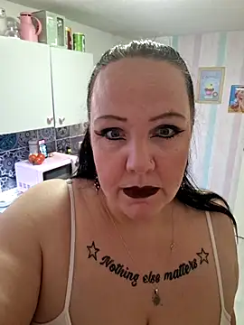 Snapshot of Black_Angel24 chatting on 11/13/25, 02:43 Black Angel24 online show from 11/13/25, 02:43