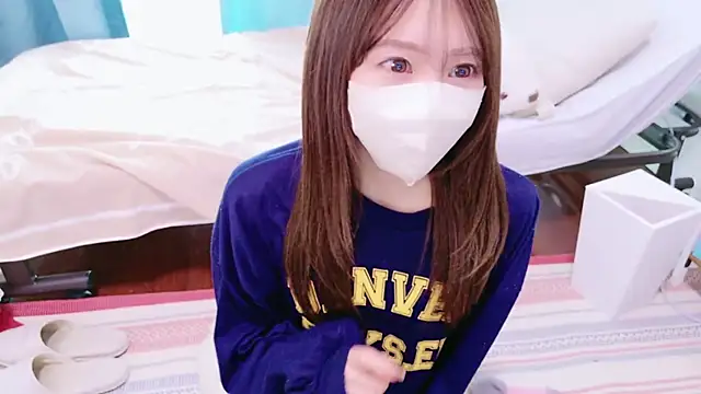 Snapshot of Mii_v_v chatting on 02/09/25, 12:17 Mii v v online show from 02/09/25, 12:17