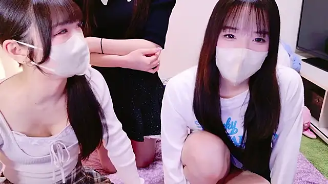 Snapshot of siorin_18 chatting on 06/07/26, 12:21 siorin 18 online show from 06/07/26, 12:21