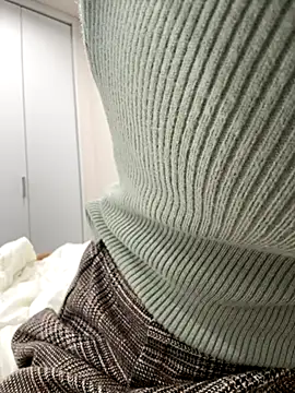 Yui-Ch online show from 09/17/25, 10:06