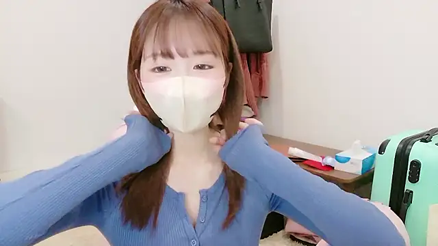 Snapshot of Yui-Ch chatting on 02/16/26, 01:10 Yui-Ch online show from 02/16/26, 01:10