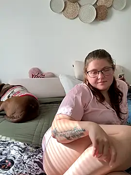 sexybee124 online show from 10/15/25, 03:20