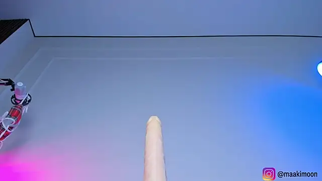 maakimo online show from 11/22/25, 05:06