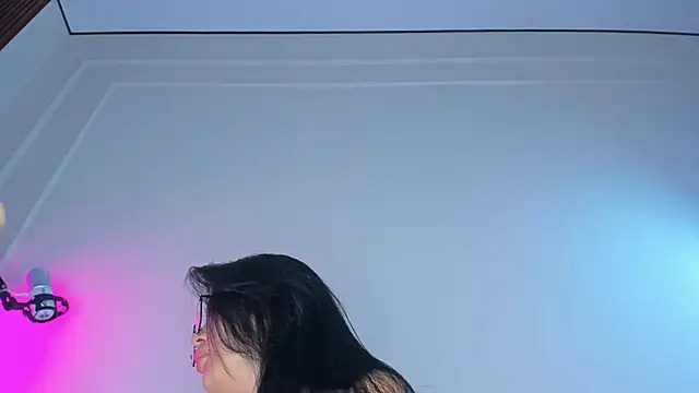 maakimo online show from 12/01/25, 04:02