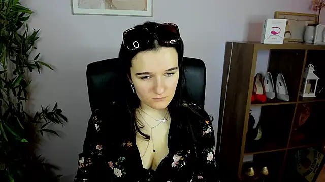 Snapshot of KateDelight chatting on 03/22/25, 10:39 KateDelight online show from 03/22/25, 10:39