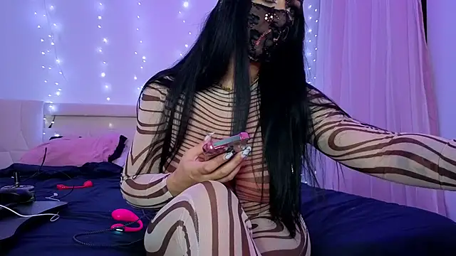 kamila french online show from 04/12/26, 08:01