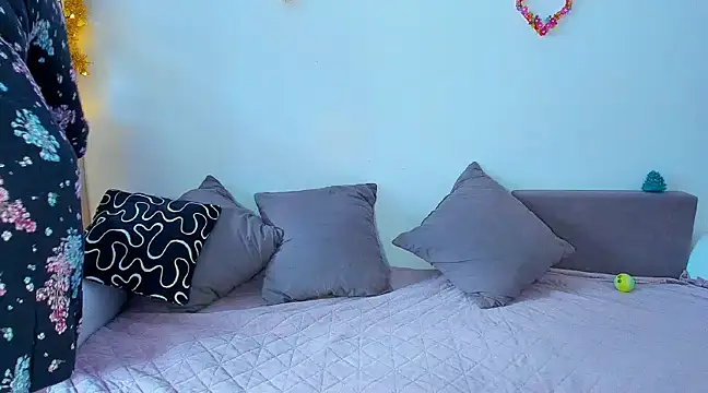 SoftlyShine online show from 03/04/25, 03:15