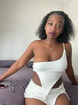 Snapshot of THEBUTTERNUT chatting on 02/14/26, 09:53 THEBUTTERNUT online show from 02/14/26, 09:53