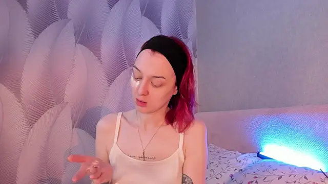 Snapshot of CrystalRey chatting on 03/21/25, 05:21 CrystalRey online show from 03/21/25, 05:21