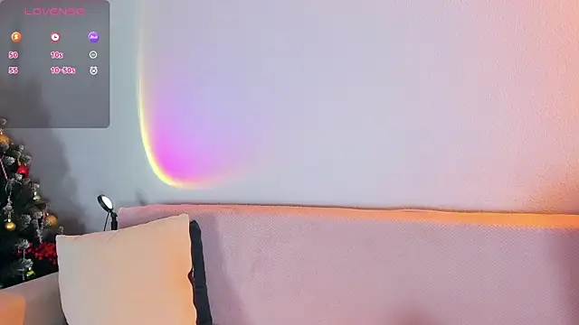 Snapshot of CrystalRey chatting on 01/13/26, 07:23 CrystalRey online show from 01/13/26, 07:23