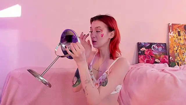 Snapshot of CrystalRey chatting on 02/17/25, 05:14 CrystalRey online show from 02/17/25, 05:14