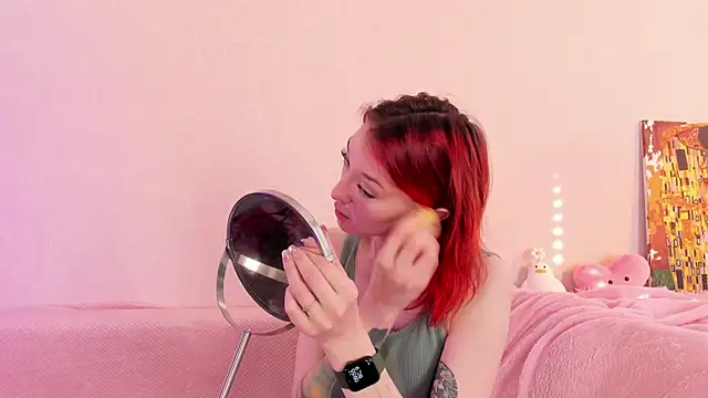 Snapshot of CrystalRey chatting on 02/09/25, 04:57 CrystalRey online show from 02/09/25, 04:57