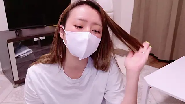 Snapshot of ayu_yu_xo chatting on 09/10/25, 04:28 ayu yu xo online show from 09/10/25, 04:28