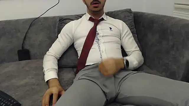 Naughtb0y online show from 05/14/26, 06:49