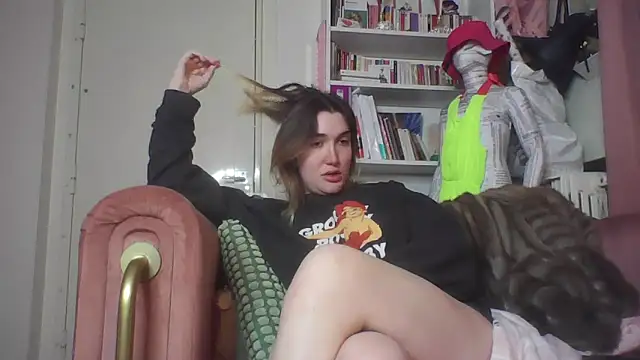 Icy  Diamond online show from 12/04/25, 07:07