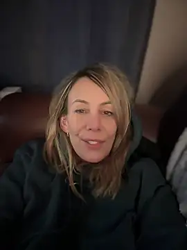 blondebitch2 online show from 02/09/25, 07:15