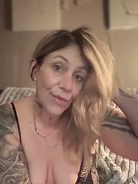 blondebitch2 online show from 03/08/25, 12:22