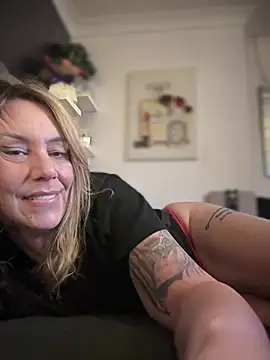 blondebitch2 online show from 02/18/25, 04:58