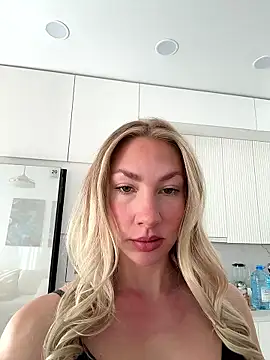 LuisaBecker online show from 01/10/26, 11:49