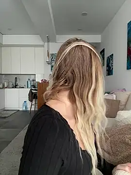 LuisaBecker online show from 01/17/26, 10:30