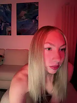 LuisaBecker online show from 04/13/26, 12:58