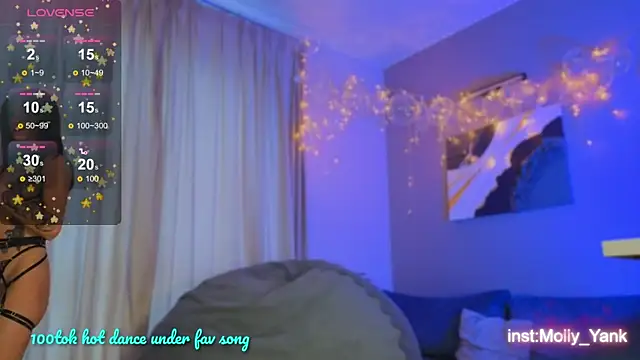 mollyyank online show from 10/21/25, 10:03