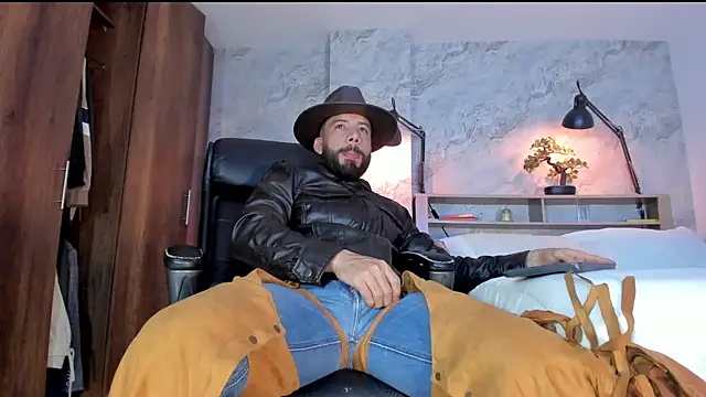 bruno woods online show from 10/07/25, 12:00