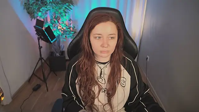 carolina elf online show from 03/02/25, 01:20