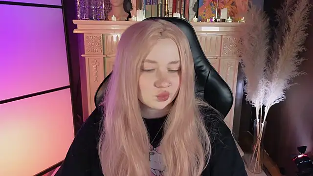 carolina elf online show from 03/29/26, 05:31