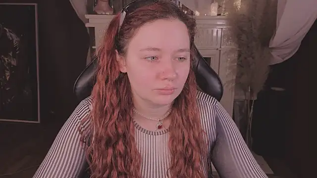 carolina elf online show from 11/11/25, 12:44