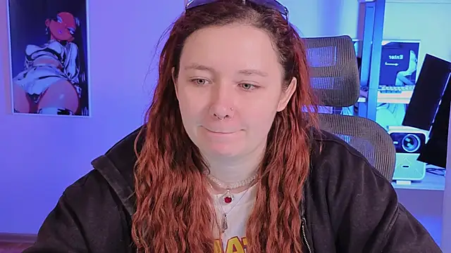 carolina elf online show from 11/18/25, 01:03