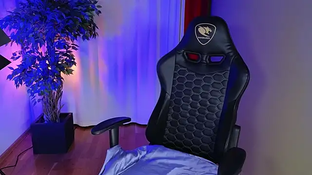 carolina elf online show from 10/11/25, 06:36