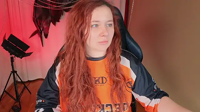 carolina elf online show from 11/04/25, 06:06