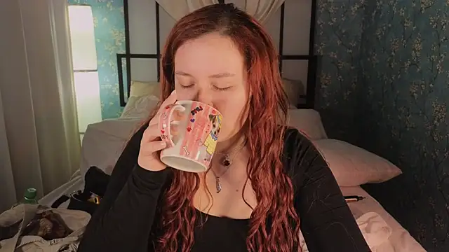 carolina elf online show from 10/18/25, 05:31