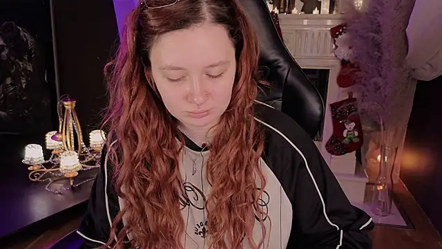 carolina elf online show from 12/03/25, 09:42