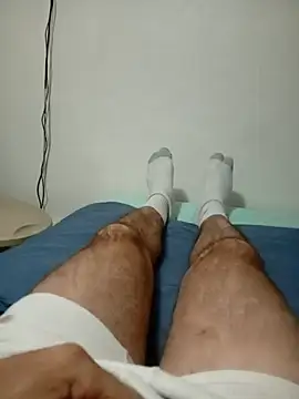 ale5858 online show from 10/31/25, 04:58