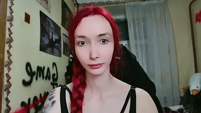 Snapshot of Roxy_Silver chatting on 05/20/26, 09:34 Roxy Silver online show from 05/20/26, 09:34