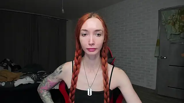 Roxy Silver online show from 10/10/25, 03:02