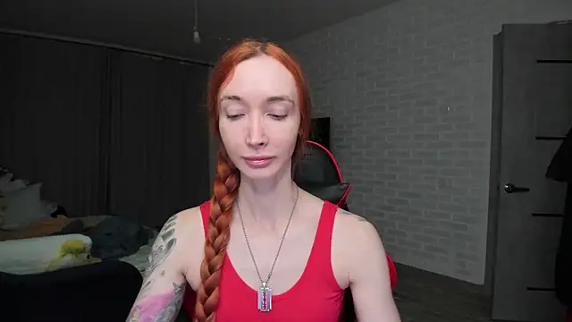 Roxy Silver online show from 12/15/25, 07:20