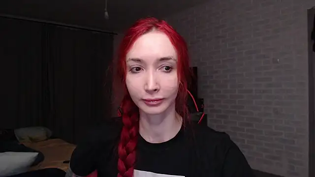 Snapshot of Roxy_Silver chatting on 06/19/26, 08:58 Roxy Silver online show from 06/19/26, 08:58