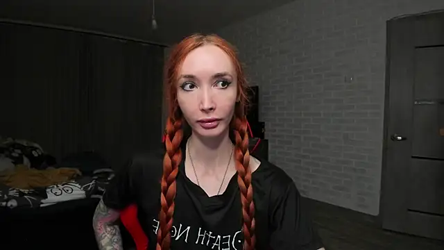 Roxy Silver online show from 10/14/25, 04:18