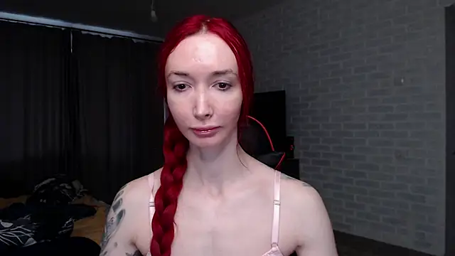 Snapshot of Roxy_Silver chatting on 04/20/26, 08:39 Roxy Silver online show from 04/20/26, 08:39