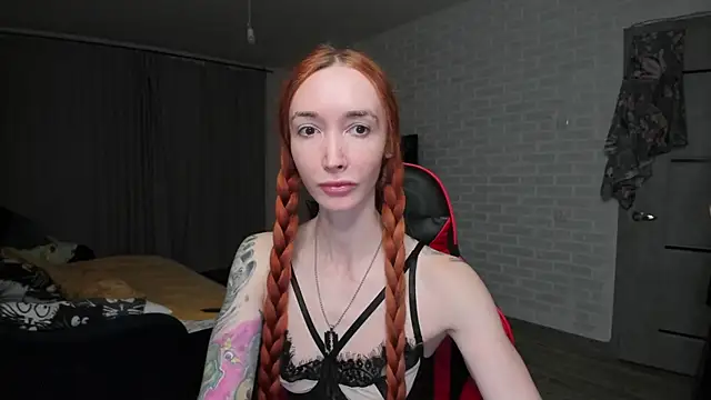 Roxy Silver online show from 10/19/25, 08:44