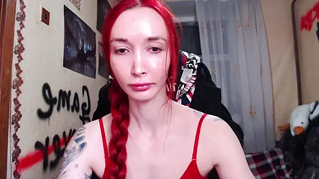 Snapshot of Roxy_Silver chatting on 04/23/26, 08:32 Roxy Silver online show from 04/23/26, 08:32