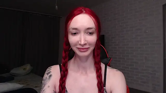 Snapshot of Roxy_Silver chatting on 05/26/26, 06:50 Roxy Silver online show from 05/26/26, 06:50