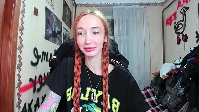 Roxy Silver online show from 10/13/25, 04:52