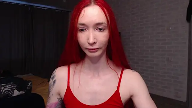 Snapshot of Roxy_Silver chatting on 05/05/26, 01:36 Roxy Silver online show from 05/05/26, 01:36